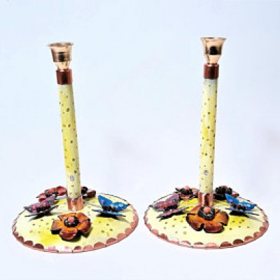 Cream candlesticks